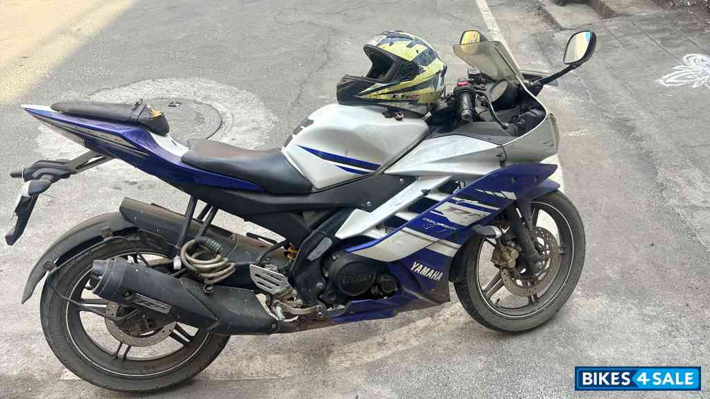 Racing Blue Limited Edition Yamaha YZF R15 V2 Racing Blue Limited Edition Yamaha YZF R15 V2