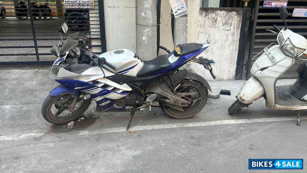 Racing Blue Limited Edition Yamaha YZF R15 V2 Racing Blue Limited Edition Yamaha YZF R15 V2