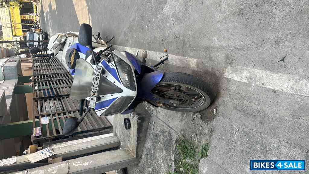 Racing Blue Limited Edition Yamaha YZF R15 V2 Racing Blue Limited Edition Yamaha YZF R15 V2