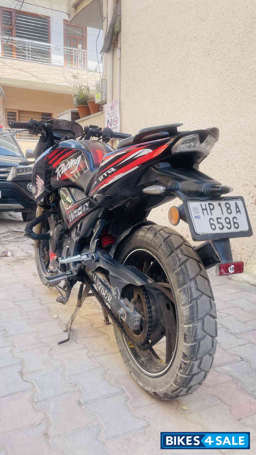 TVS Apache RTR 200 4V