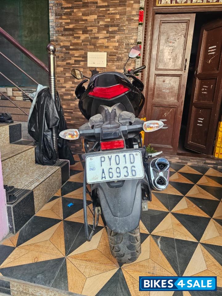 Black Suzuki Gixxer 150
