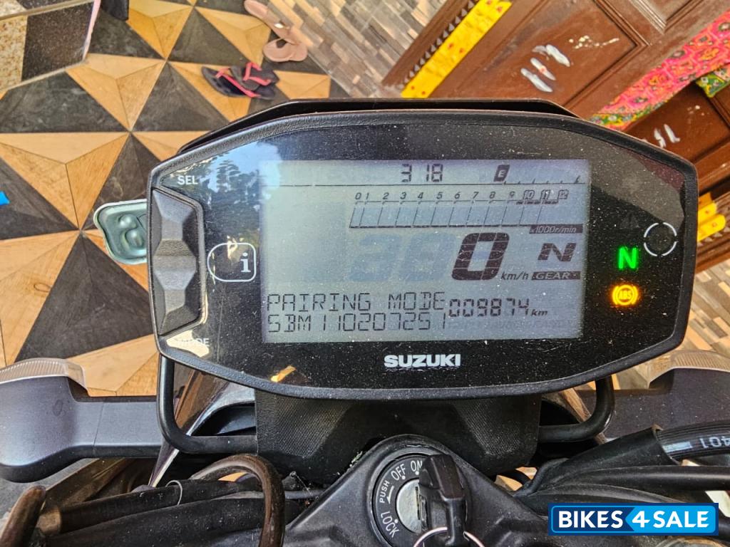 Black Suzuki Gixxer 150