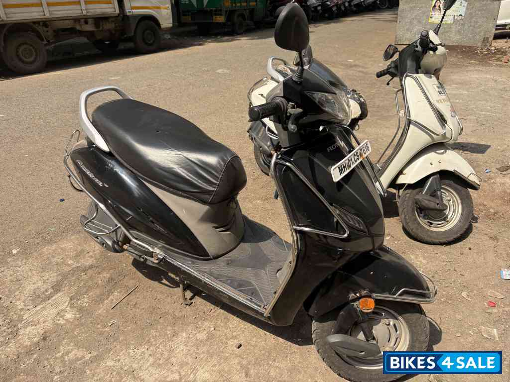 Black Honda Activa 4G