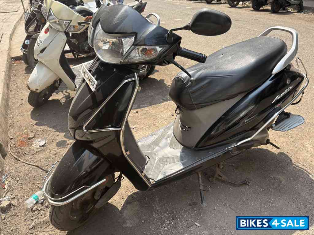 Black Honda Activa 4G