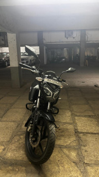Black TVS Raider 125