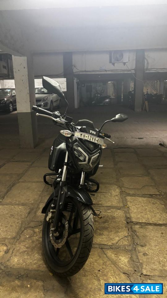 Black TVS Raider 125 Black TVS Raider 125