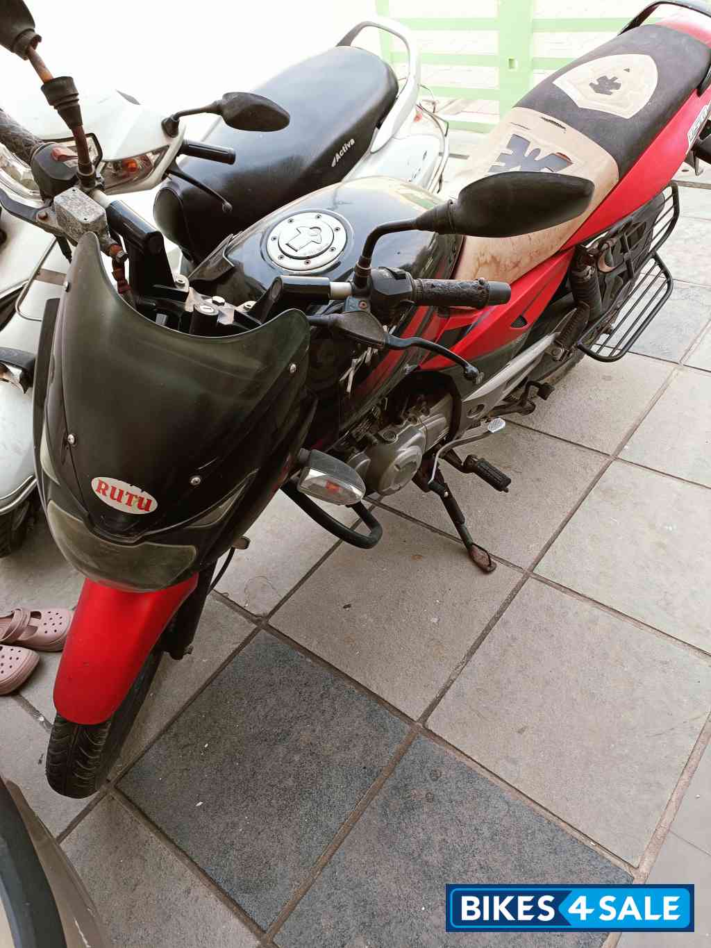Red Bajaj Pulsar 150 DTSi