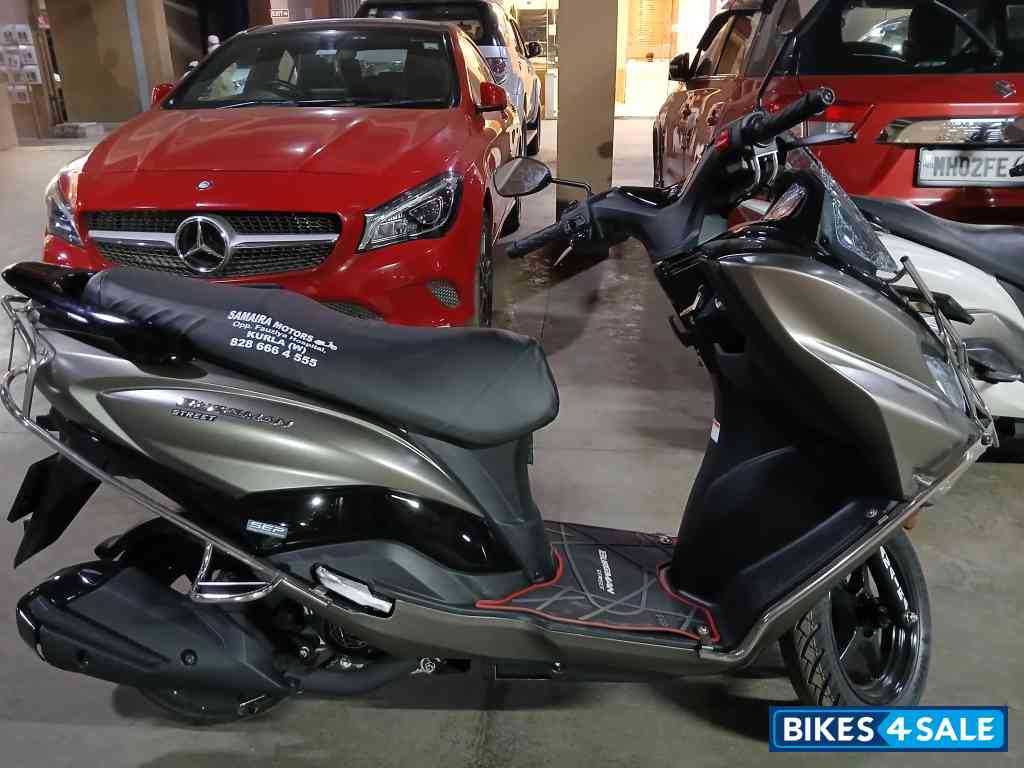 Titanium Silver Suzuki Burgman Street Standard Edition