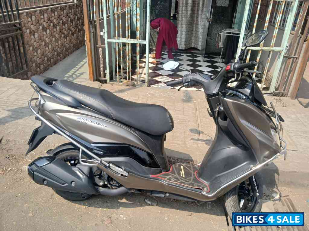 Titanium Silver Suzuki Burgman Street Standard Edition