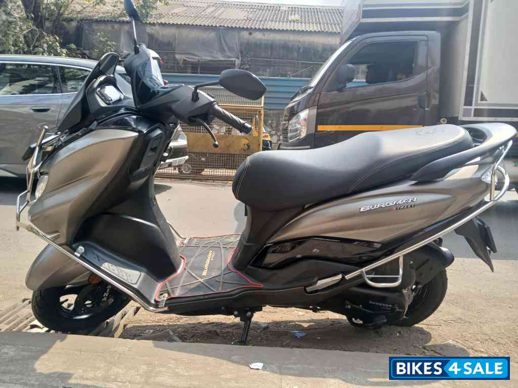 Titanium Silver Suzuki Burgman Street Standard Edition