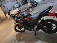 Black Suzuki Gixxer SF