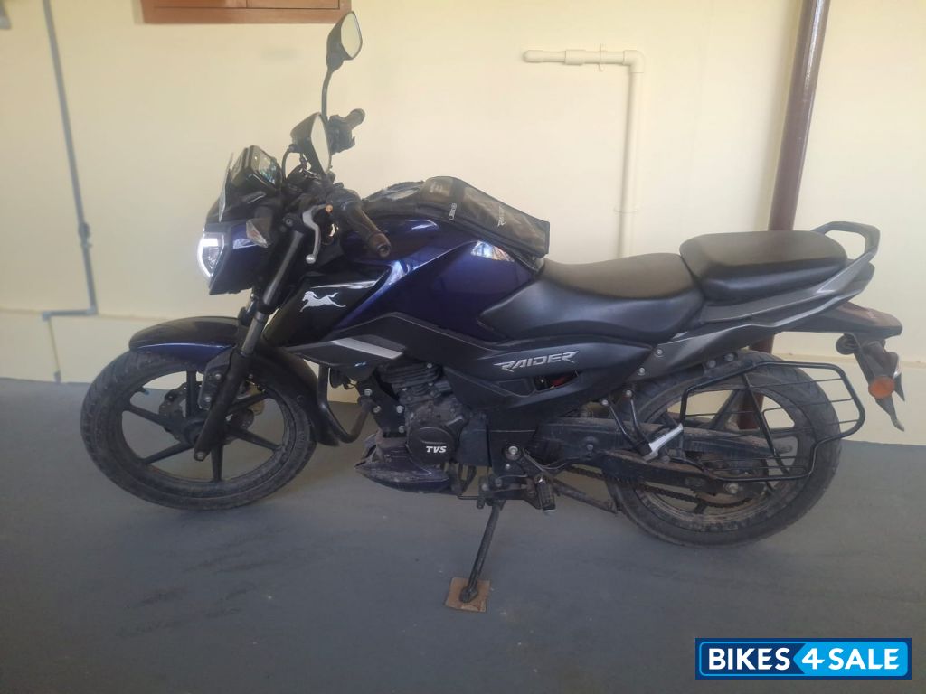 Blue TVS Raider 125