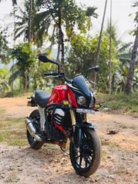Mahindra Mojo XT 300 2016 Model