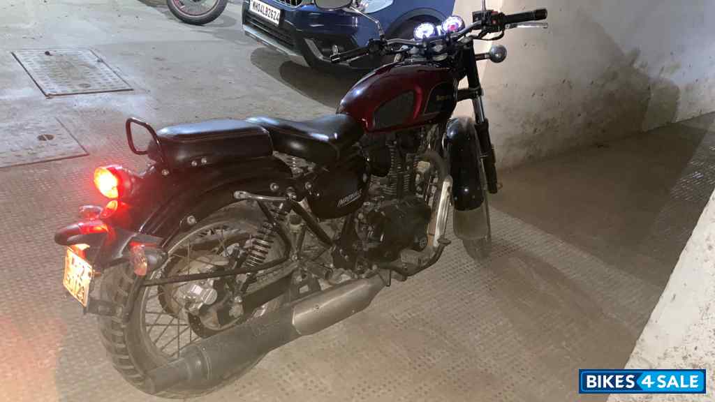 Red Benelli Imperiale 400 BS6