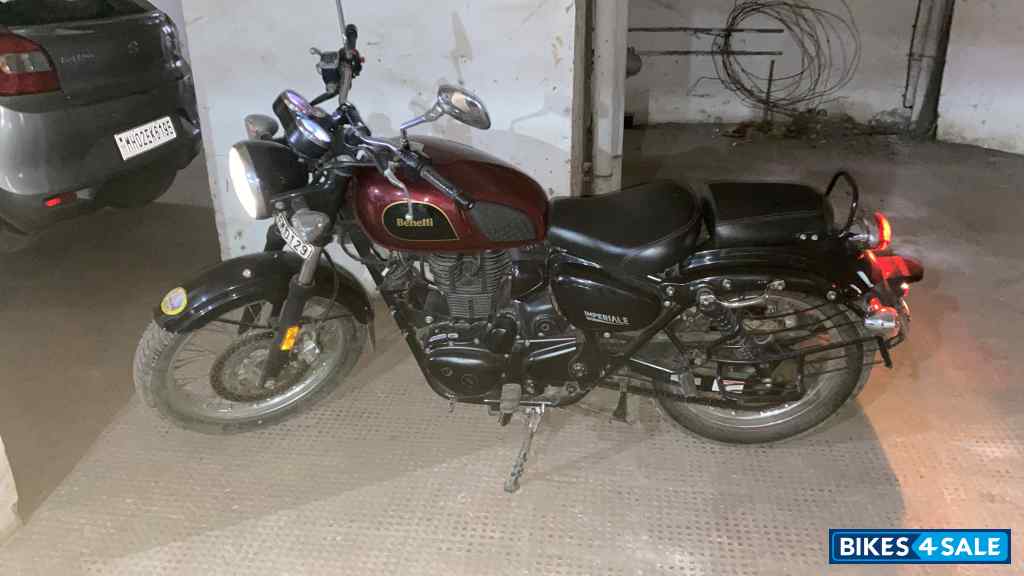 Red Benelli Imperiale 400 BS6