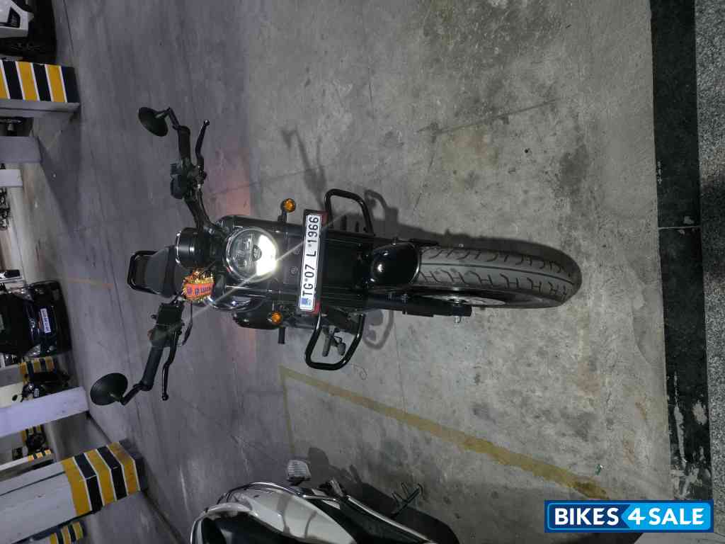 Jawa 42 Bobber Black Mirror