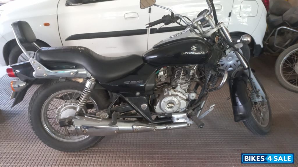 Bajaj Avenger Street 220