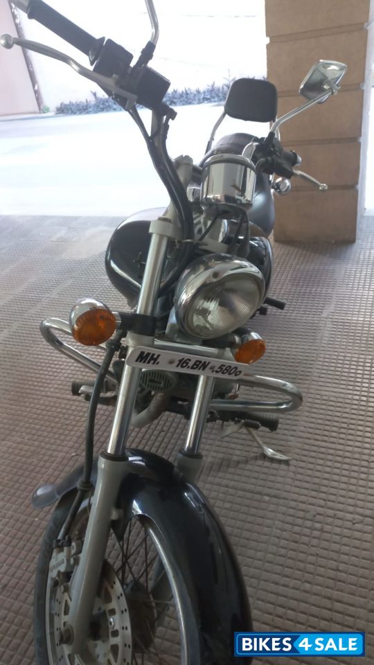Bajaj Avenger Street 220