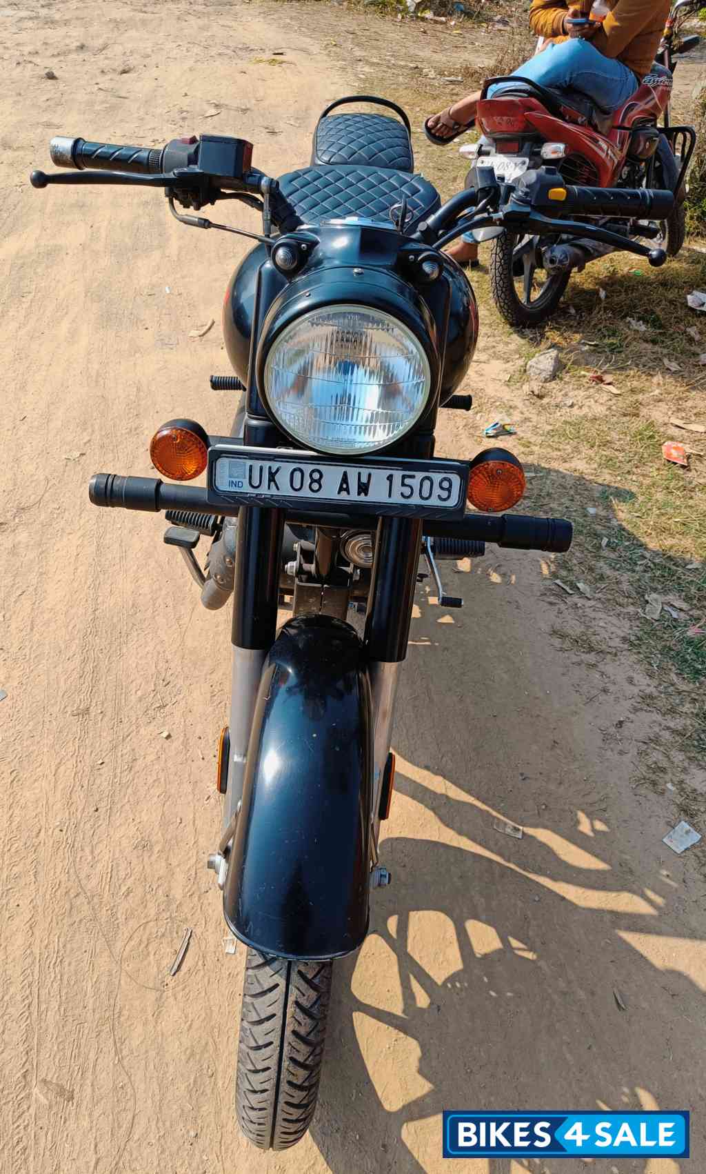 Stealth Black Royal Enfield Classic 350 BS VI