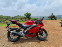 Metallic Red Yamaha R15 V4