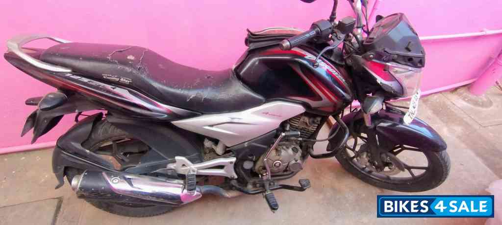 Red Bajaj Discover 125 ST