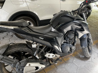 Black Yamaha FZ25