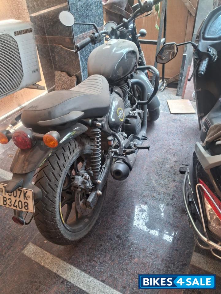 Royal Enfield Hunter 350 Metro