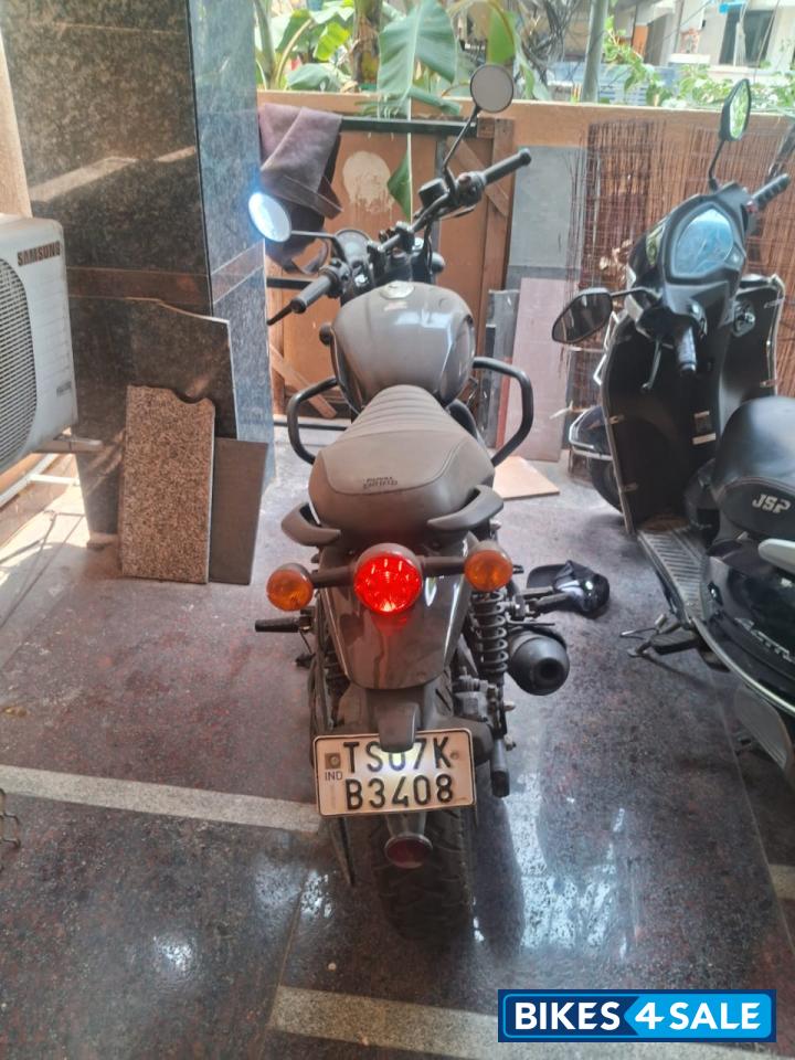 Royal Enfield Hunter 350 Metro