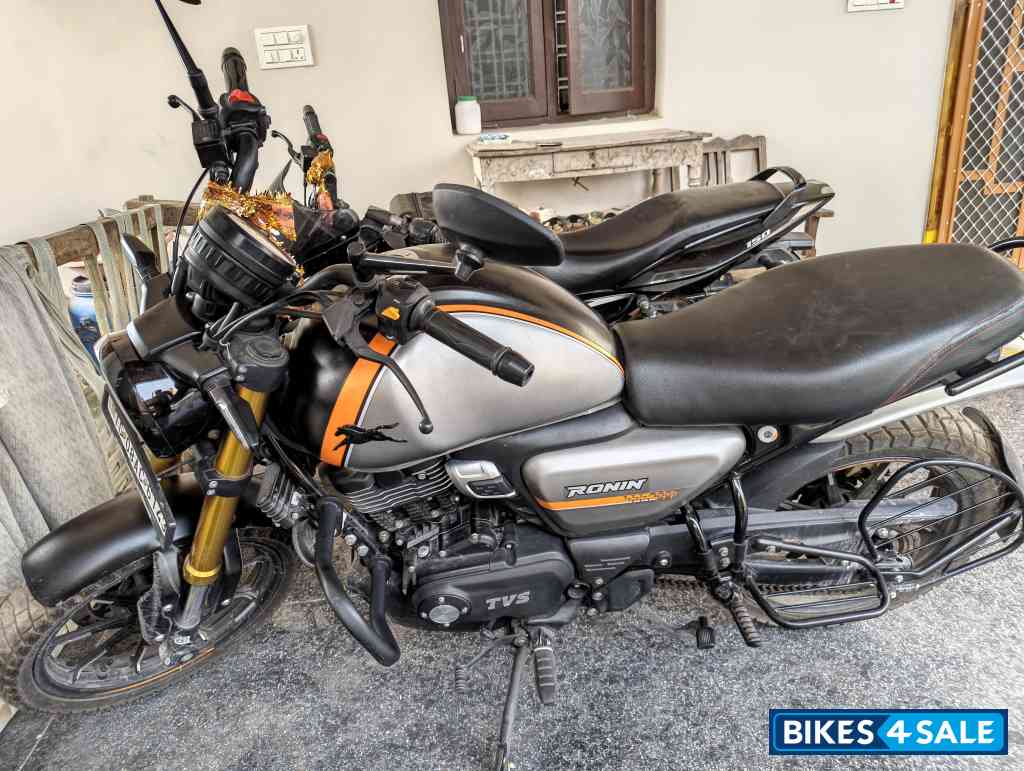 TVS Ronin DS 2025