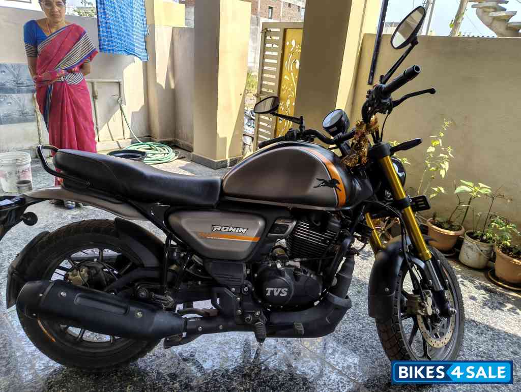 TVS Ronin DS 2025
