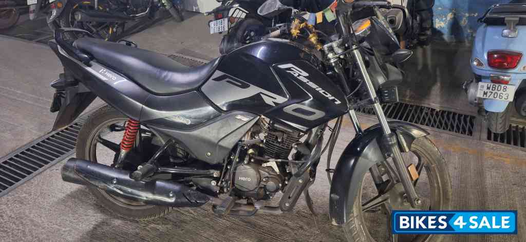 Black Hero Passion Pro BS6 Black Hero Passion Pro BS6