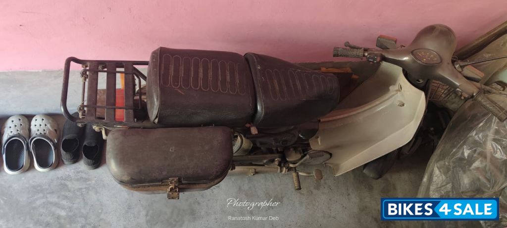 Dark Grey (metallic) Bajaj M80