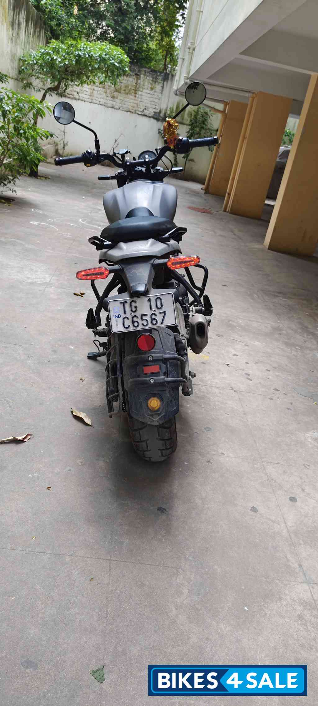 Royal Enfield Guerrilla 450 Analogue