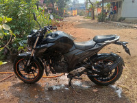 Black Yamaha FZ25