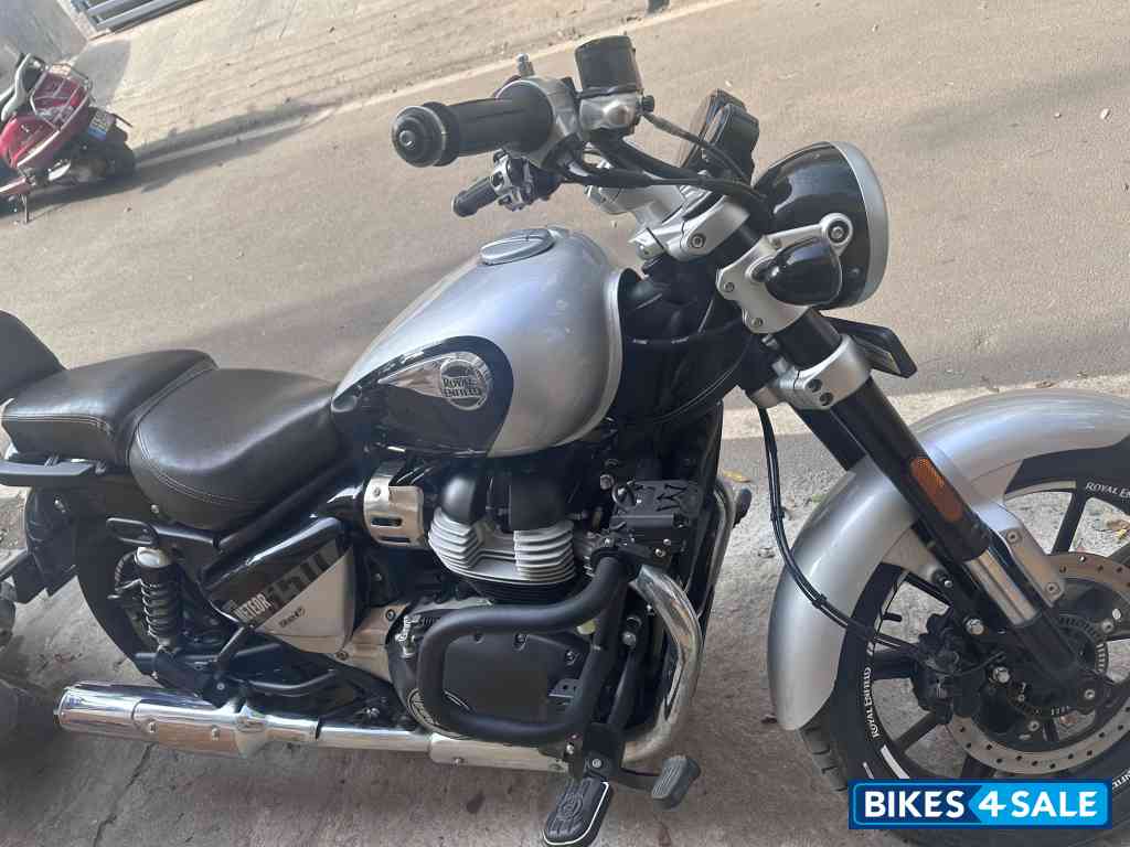 Royal Enfield Super Meteor 650