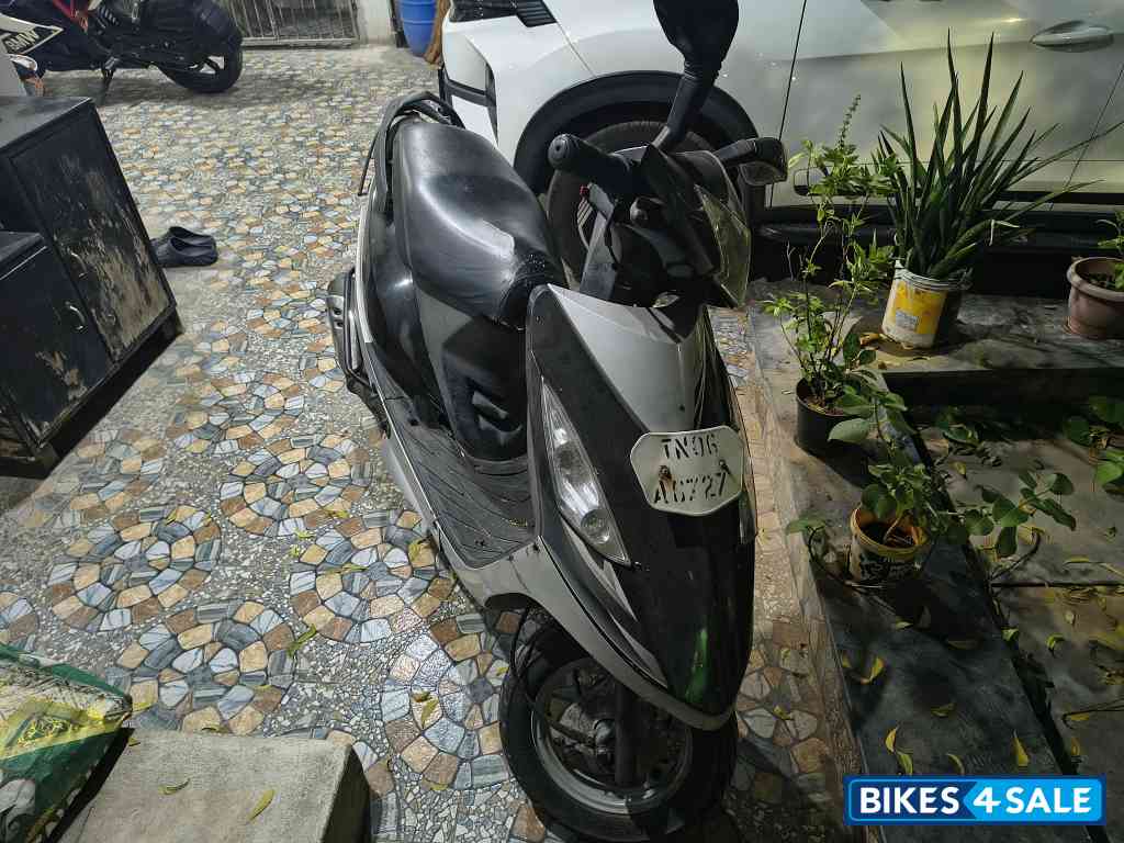 Black TVS Scooty Streak