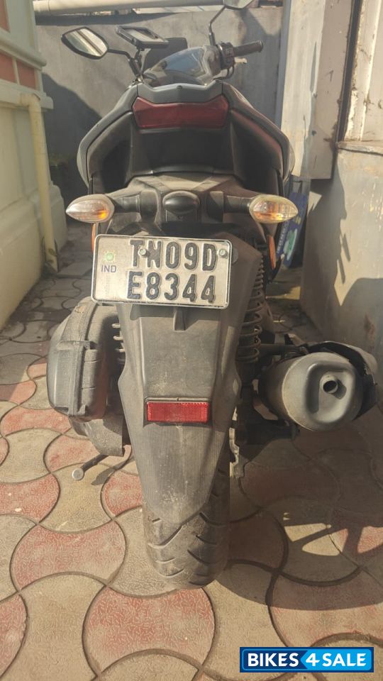 Grey Yamaha Aerox 155 Grey Yamaha Aerox 155