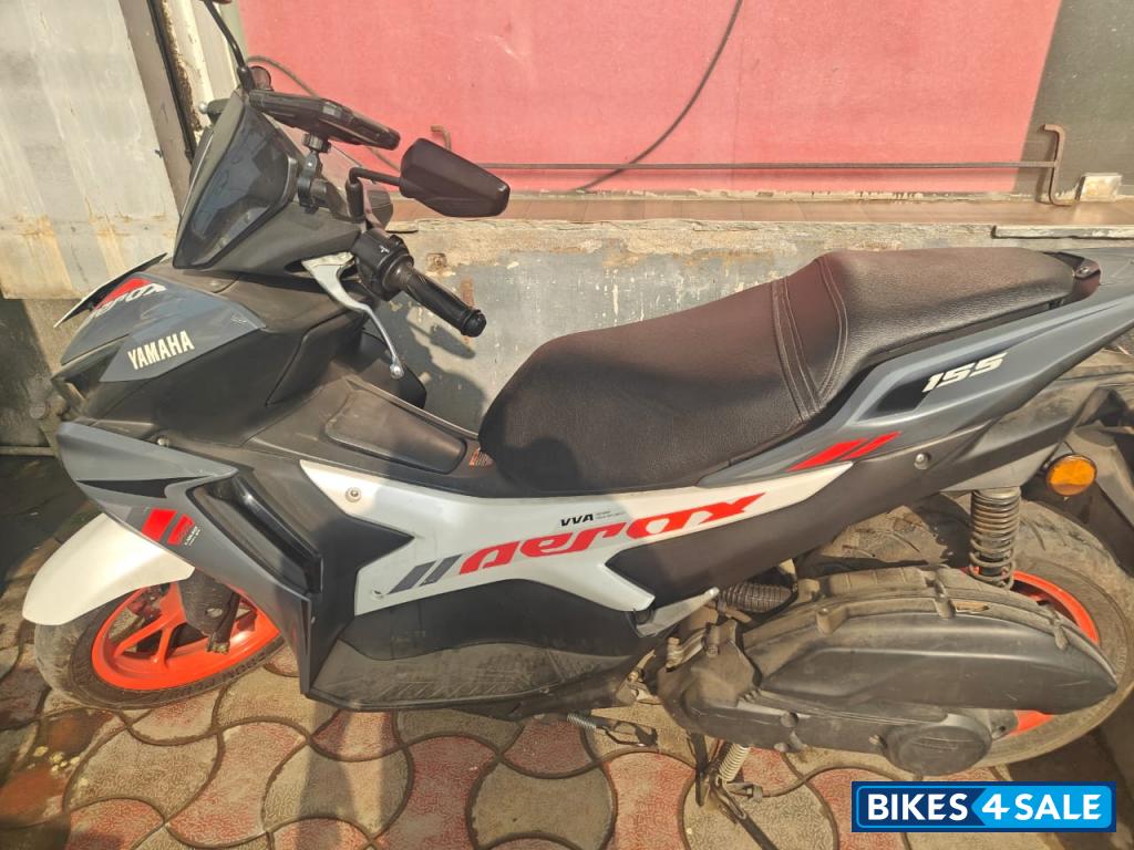 Grey Yamaha Aerox 155 Grey Yamaha Aerox 155