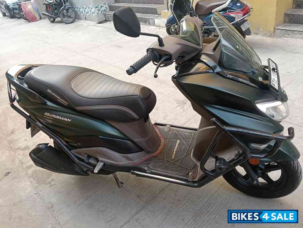 Suzuki Burgman Street Ride Connect Edition