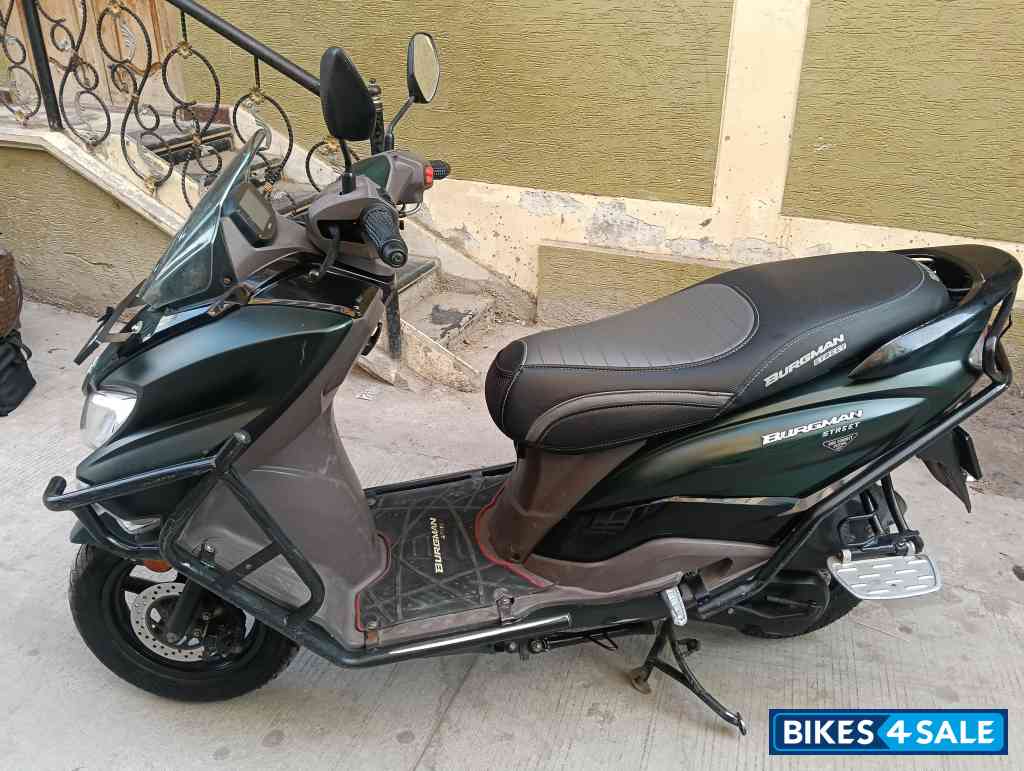 Suzuki Burgman Street Ride Connect Edition
