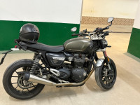 Mettalic Steel Grey Triumph Speed Twin 1200