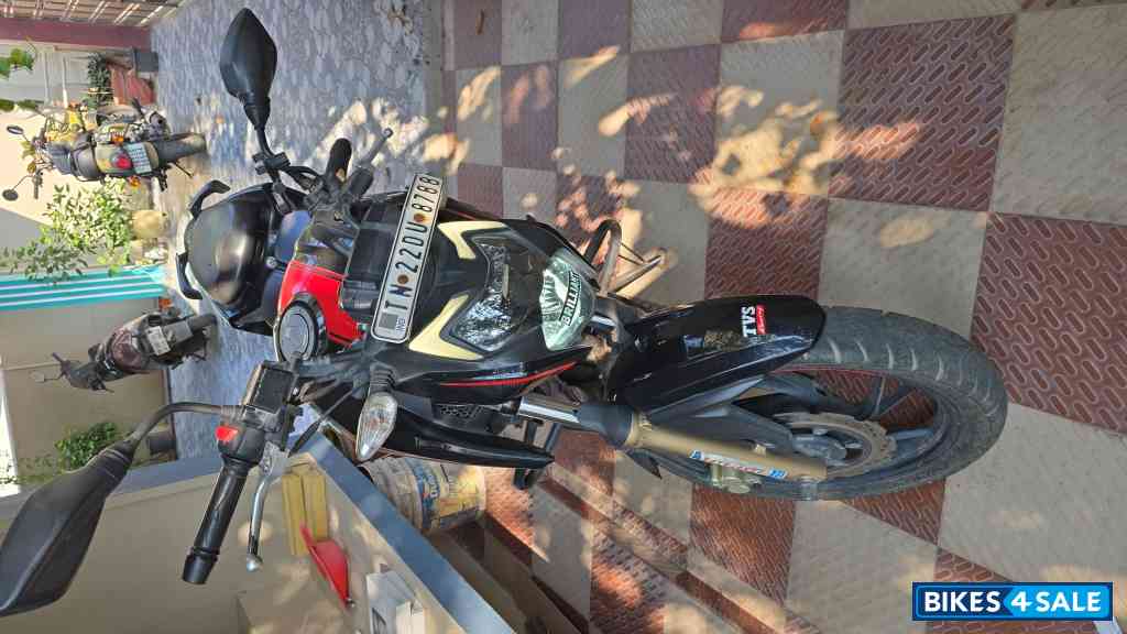 TVS Apache RTR 200 4V