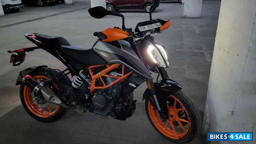 Grey/orange KTM Duke 390
