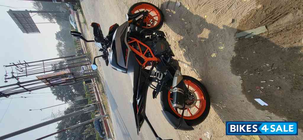 Grey/orange KTM Duke 390