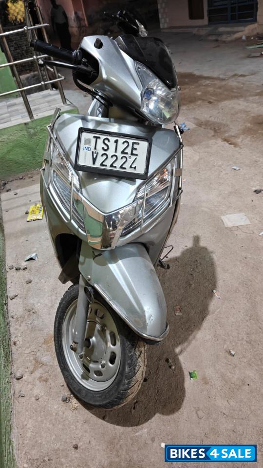 Silver Honda Activa 125 Silver Honda Activa 125
