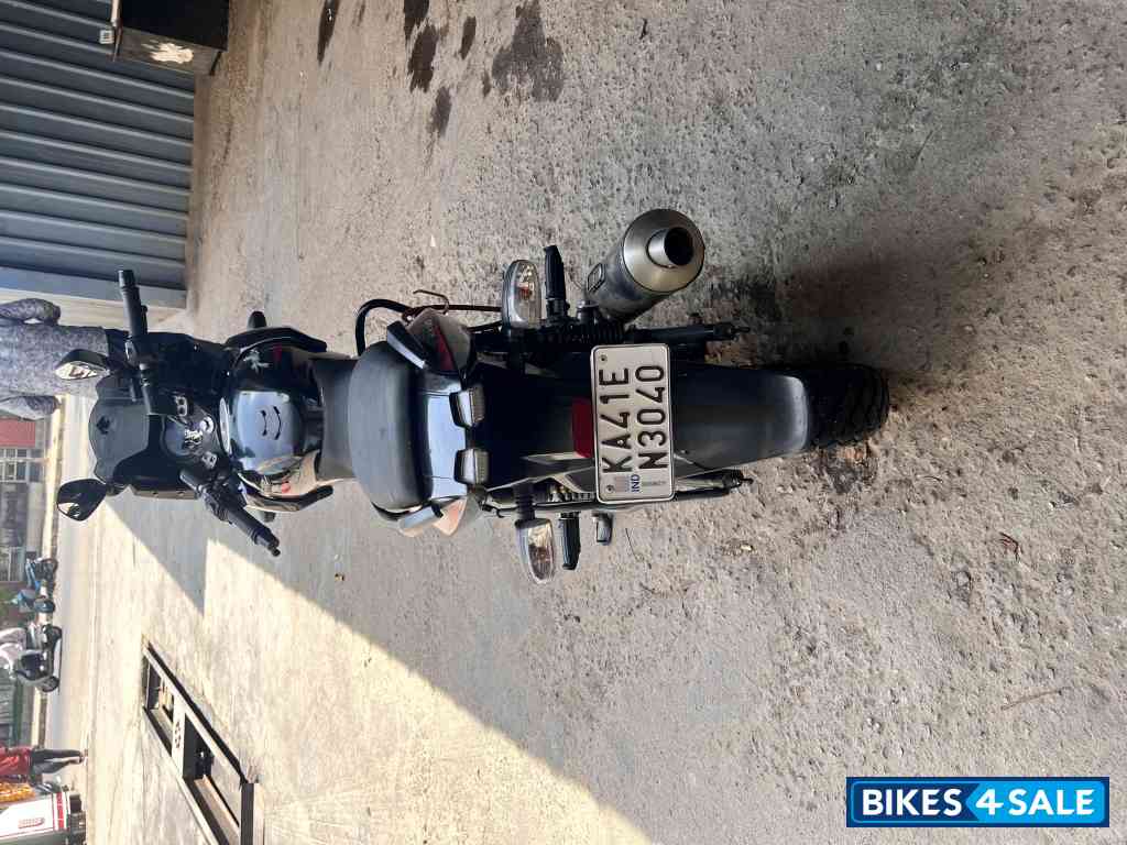 Bajaj Pulsar 220F