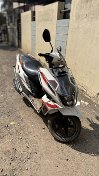 White Suzuki Avenis 125 Ride Connect Edition