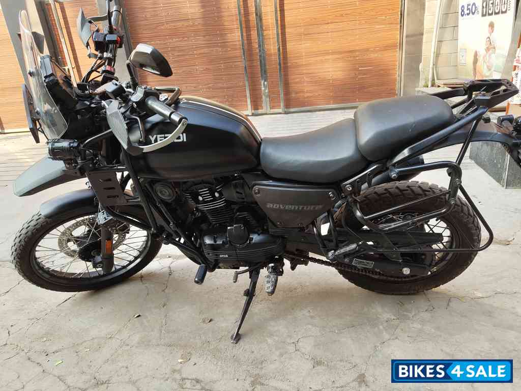 Yezdi Adventure Matte 2024