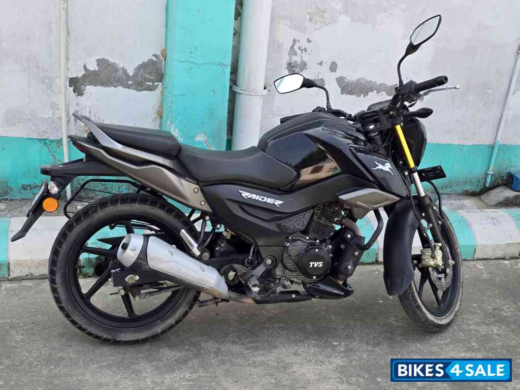 Black TVS Raider Split Seat