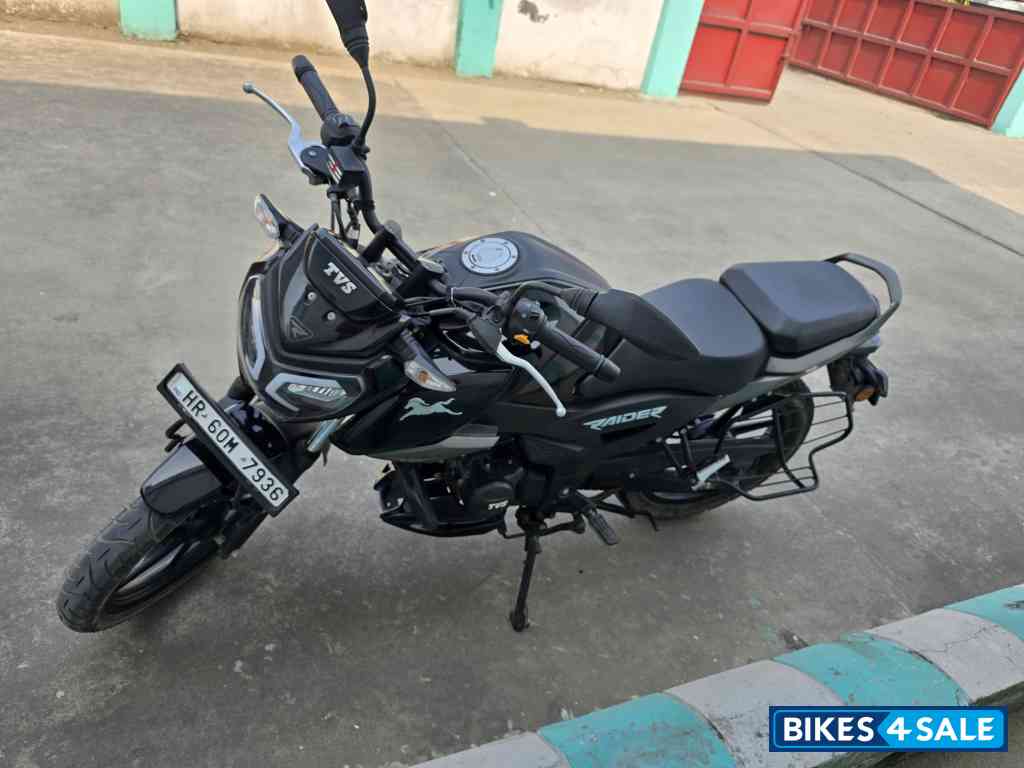 Black TVS Raider Split Seat